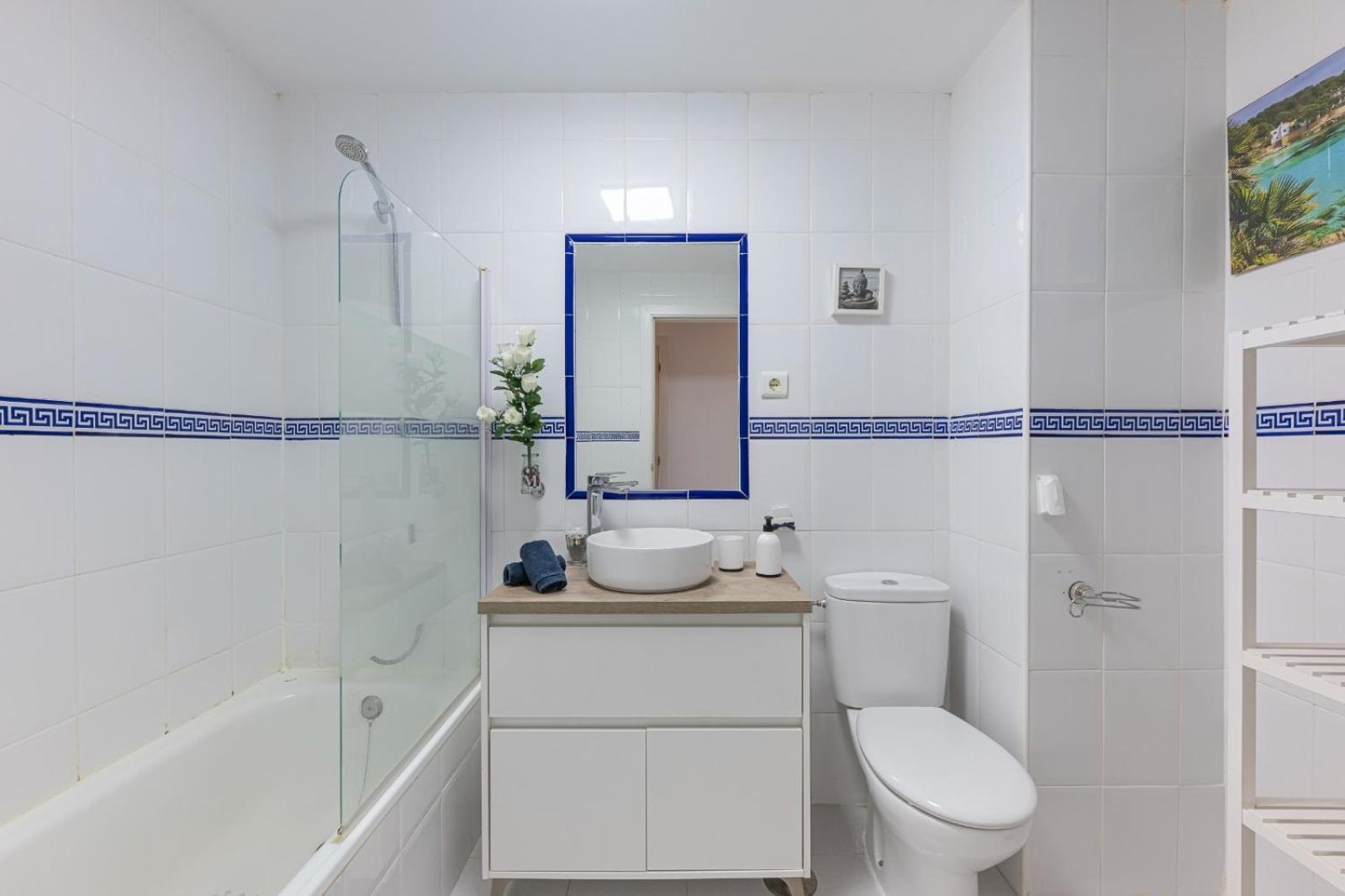 Apartamento Acogedor Con Vista Al Mar Malaga Luaran gambar